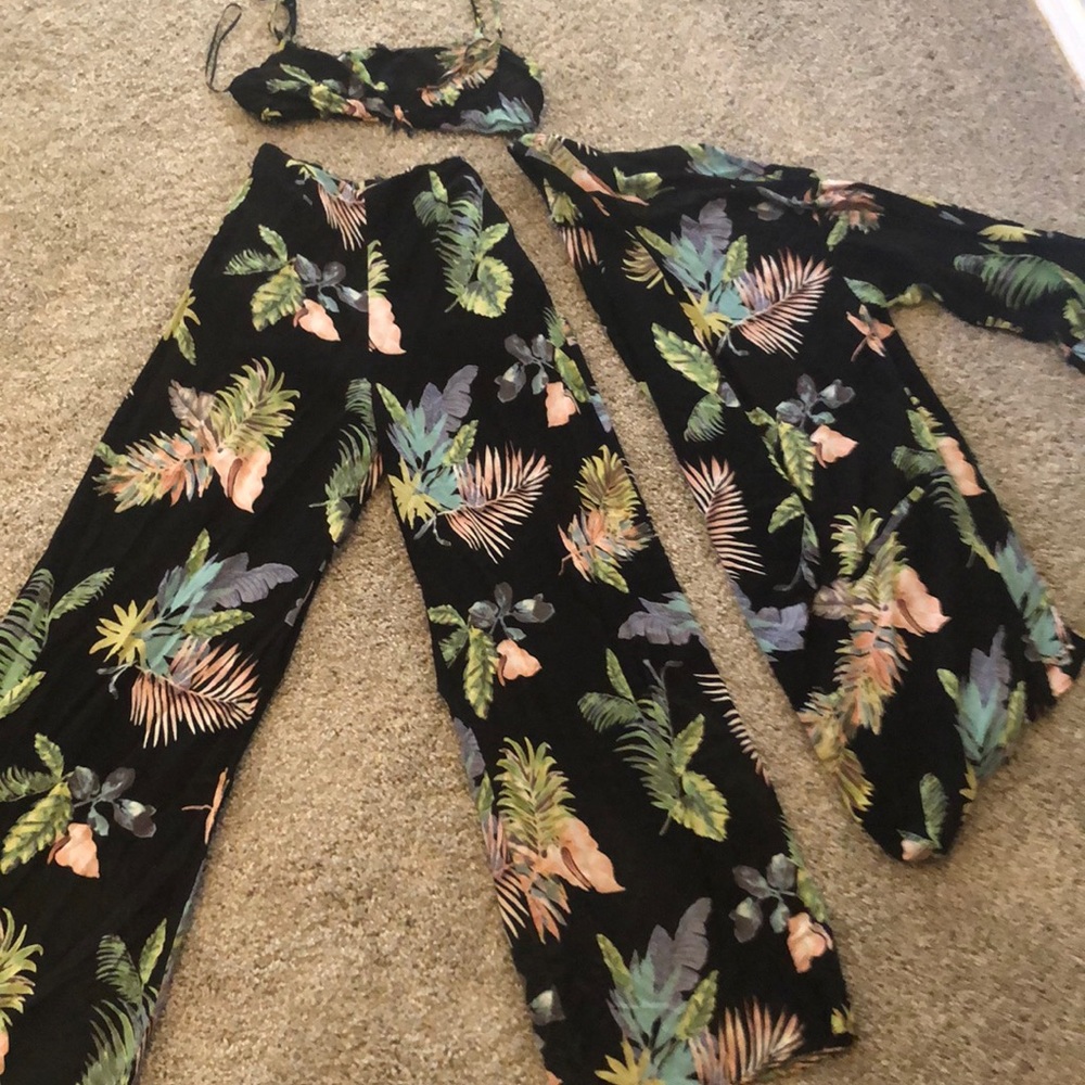 3- Piece Set. Comes with Jacket, pants bralette